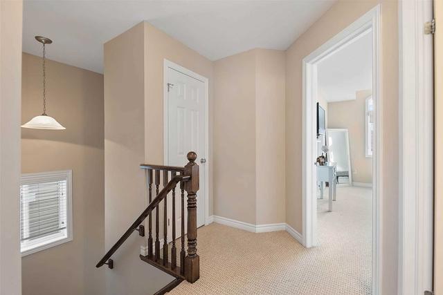 77 Avery Cres, Condo with 3 bedrooms, 3 bathrooms and 5 parking in St. Catharines ON | Image 7