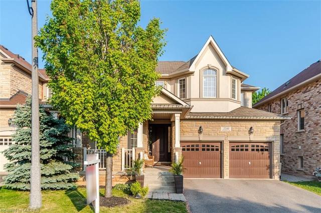 2240 Devonshire Crescent, House detached with 4 bedrooms, 2 bathrooms and 6 parking in Oakville ON | Image 1