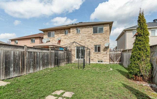 9 Vauxhall Cres, House semidetached with 3 bedrooms, 3 bathrooms and 3 parking in Brampton ON | Image 31