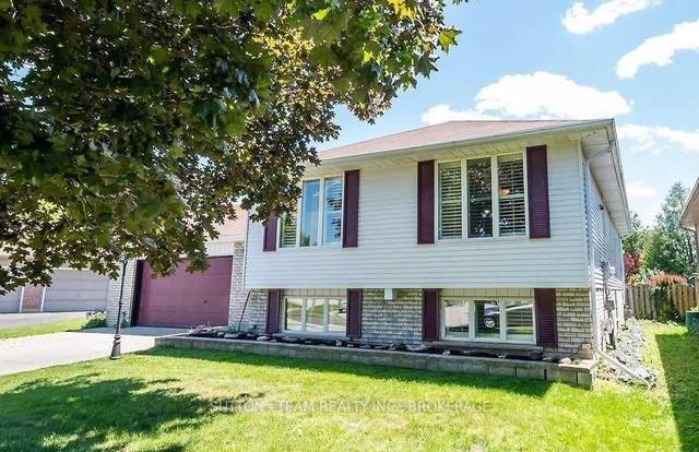 44 Windsor Dr, House detached with 3 bedrooms, 2 bathrooms and 5 parking in Brant ON | Image 1