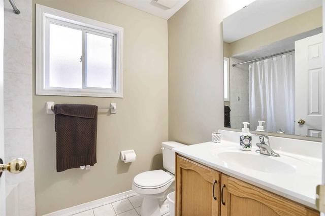 27 Amethyst Circ, House semidetached with 3 bedrooms, 3 bathrooms and 3 parking in Brampton ON | Image 11
