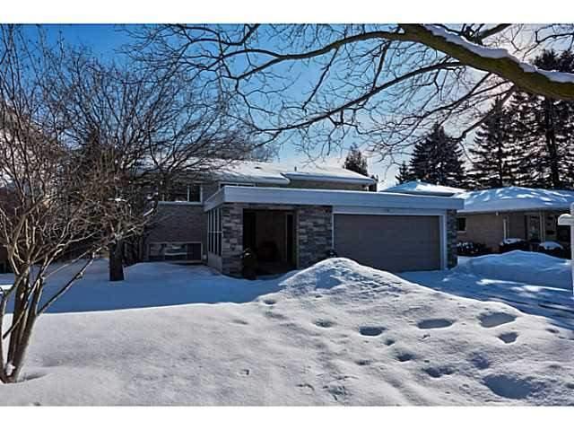 79 Puget St, House detached with 2 bedrooms, 2 bathrooms and 2 parking in Barrie ON | Image 1
