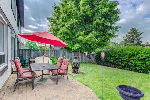 6957 Pamplona Mews, House semidetached with 3 bedrooms, 4 bathrooms and 2 parking in Mississauga ON | Image 3