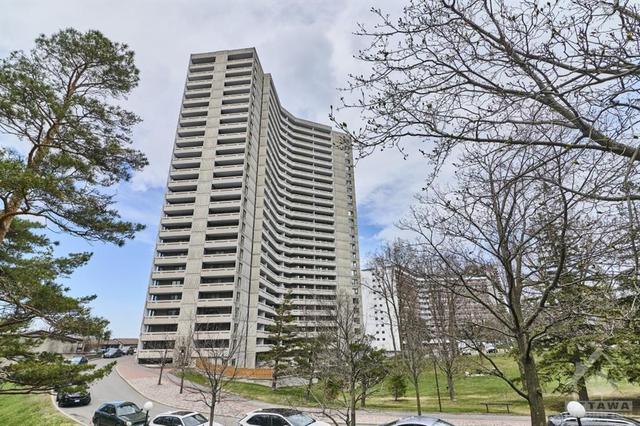 801 - 1081 Ambleside Drive, Condo with 2 bedrooms, 1 bathrooms and 1 parking in Ottawa ON | Card Image