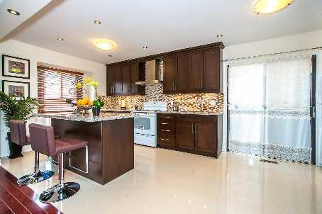 8 Tiffany Cres, House attached with 3 bedrooms, 4 bathrooms and 4 parking in Markham ON | Image 5