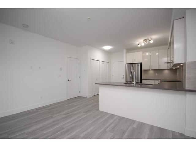 413 - 9689 140 Street, Condo with 1 bedrooms, 1 bathrooms and 1 parking in Surrey BC | Image 7