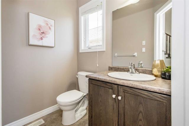 710 Garden Court Cres, Condo with 3 bedrooms, 4 bathrooms and 4 parking in Woodstock ON | Image 11