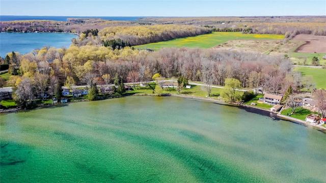 69 Moon Point Dr, House detached with 5 bedrooms, 1 bathrooms and 4 parking in Oro Medonte ON | Image 1