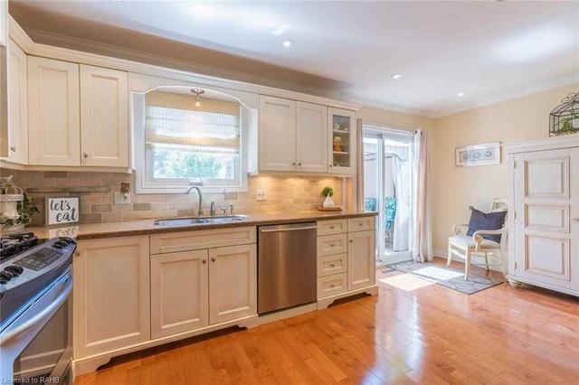 534 Clark Ave, House detached with 3 bedrooms, 3 bathrooms and 3 parking in Burlington ON | Image 6