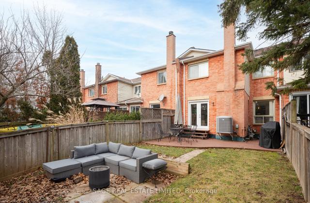 1194 Mccraney St E, House attached with 3 bedrooms, 3 bathrooms and 2 parking in Oakville ON | Image 30