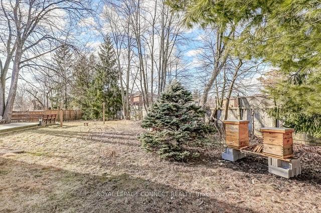 70 Dunstall Cres, House detached with 2 bedrooms, 2 bathrooms and 6 parking in Toronto ON | Image 16