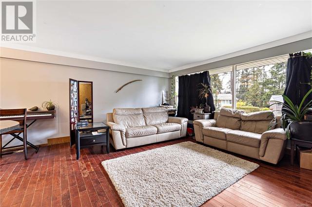 155 Giggleswick Pl, House detached with 4 bedrooms, 2 bathrooms and 2 parking in Nanaimo BC | Image 3