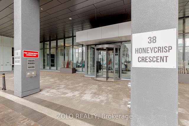 1120 - 38 Honeycrisp Cres N, Condo with 2 bedrooms, 2 bathrooms and 1 parking in Vaughan ON | Image 23