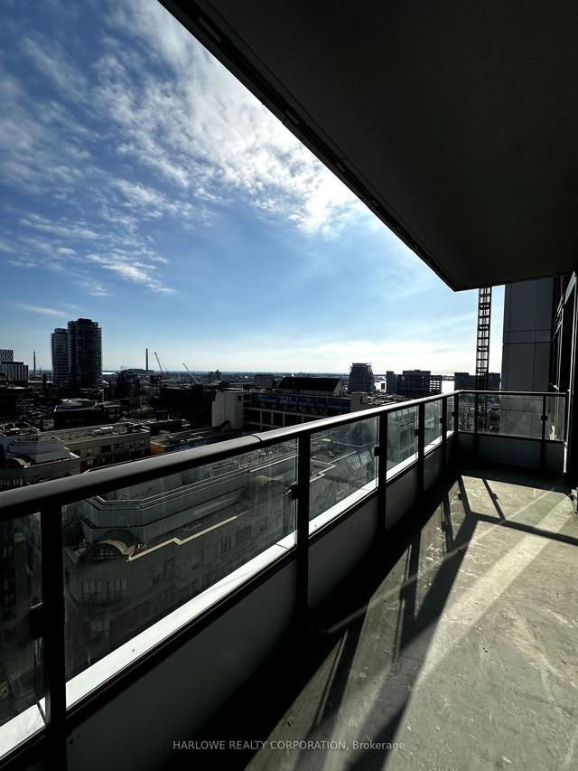 1407 e - 70 Princess St, Condo with 1 bedrooms, 2 bathrooms and 0 parking in Toronto ON | Image 3
