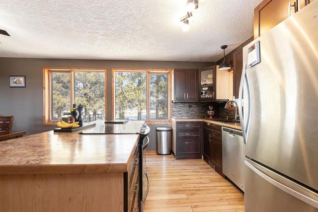 45060 39 2 Township, House detached with 4 bedrooms, 3 bathrooms and null parking in Clearwater County AB | Image 6