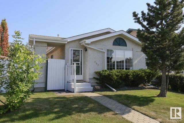 107 Davidson Dr, House detached with 2 bedrooms, 2 bathrooms and null parking in Edmonton AB | Card Image