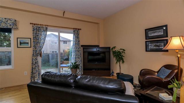 108 Bruce Cres, House attached with 3 bedrooms, 2 bathrooms and 2 parking in Barrie ON | Image 3