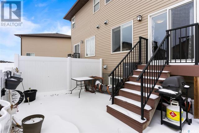127 Plains Circle, House attached with 3 bedrooms, 3 bathrooms and null parking in Pilot Butte SK | Image 34