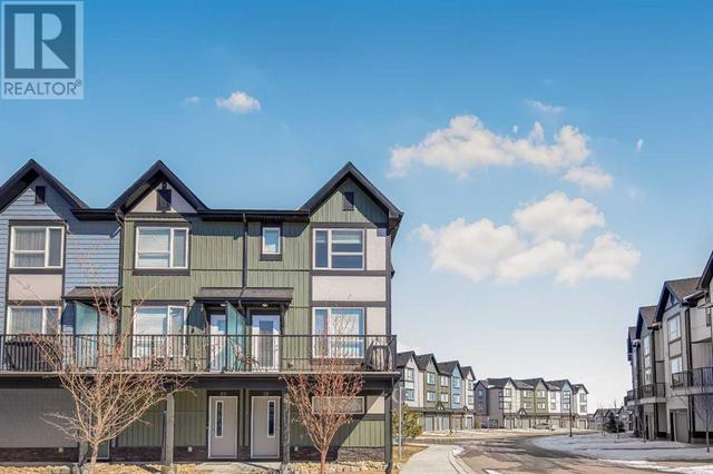18 Evanscrest Park Nw, House attached with 3 bedrooms, 2 bathrooms and 3 parking in Calgary AB | Image 1