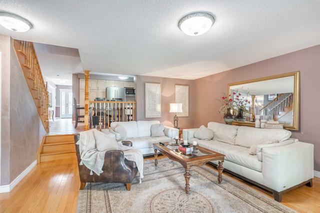 42 Richmond Cres, House detached with 4 bedrooms, 2 bathrooms and 6 parking in Hamilton ON | Image 9