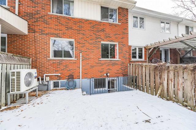 126 Overlea Dr, House attached with 3 bedrooms, 2 bathrooms and 2 parking in Kitchener ON | Image 35