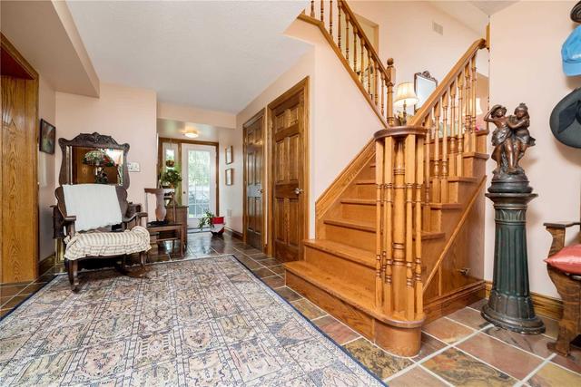 128 Rexway Dr, House detached with 3 bedrooms, 2 bathrooms and 5 parking in Halton Hills ON | Image 4