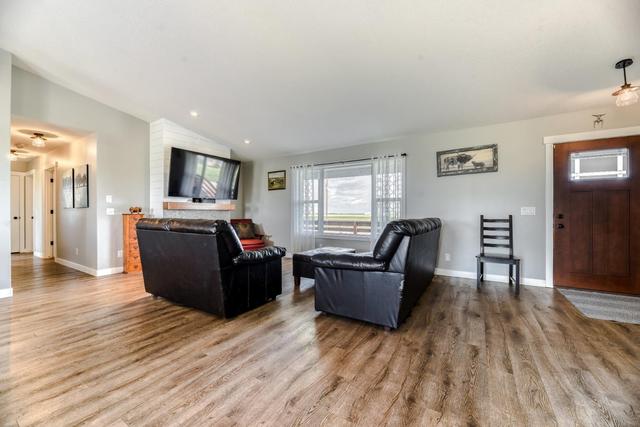 263021 Township Road 240, House detached with 3 bedrooms, 2 bathrooms and null parking in Calgary AB | Image 13