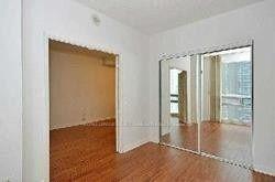 1002 - 1121 Bay St, Condo with 1 bedrooms, 1 bathrooms and 1 parking in Toronto ON | Image 2