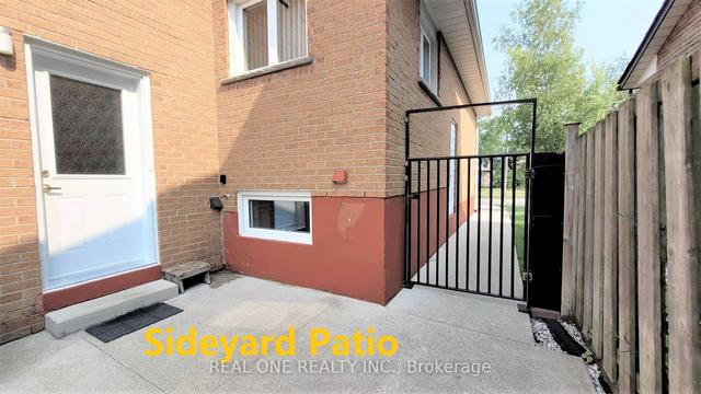 upper - 2405 Benedet Dr, House detached with 3 bedrooms, 2 bathrooms and 3 parking in Mississauga ON | Image 11