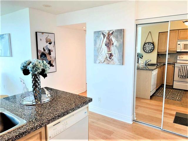 806 - 15 Greenview Ave, Condo with 2 bedrooms, 2 bathrooms and 1 parking in Toronto ON | Image 27