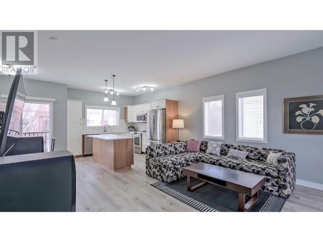 201 - 150 Mallach Road, House attached with 3 bedrooms, 2 bathrooms and 2 parking in Kelowna BC | Image 10