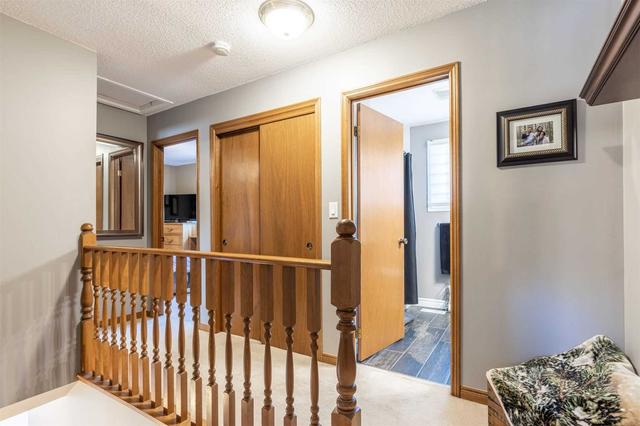 6566 Kuhn Cres, House semidetached with 3 bedrooms, 2 bathrooms and 4 parking in Niagara Falls ON | Image 5