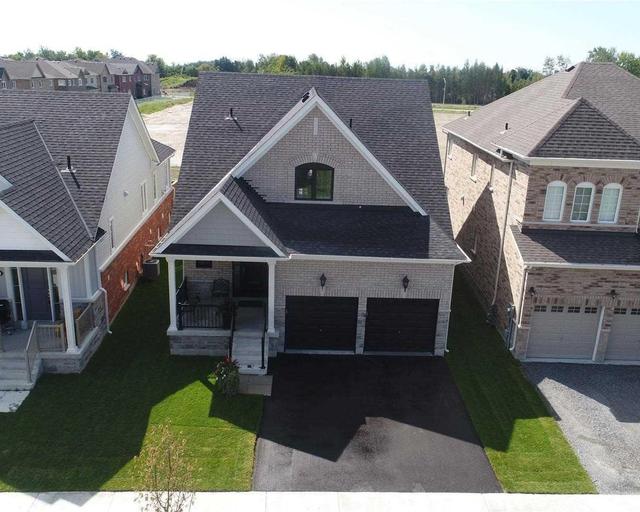 151 Fred Jackman Ave, House detached with 3 bedrooms, 4 bathrooms and 2 parking in Clarington ON | Image 2