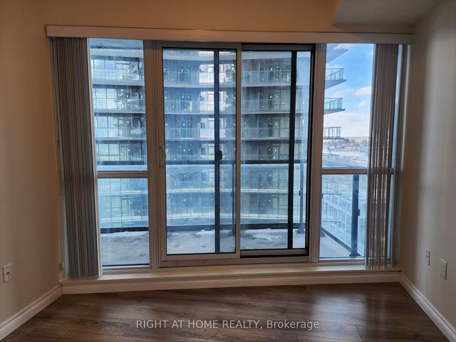 1205 - 39 Annie Craig Dr, Condo with 1 bedrooms, 1 bathrooms and 1 parking in Toronto ON | Image 3