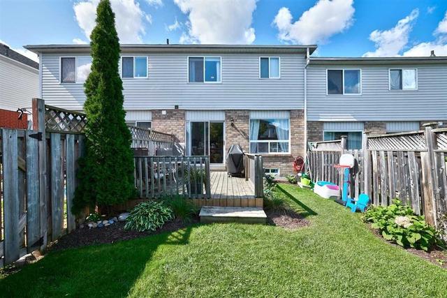 81 Pickett Cres, House attached with 2 bedrooms, 2 bathrooms and 3 parking in Barrie ON | Image 15
