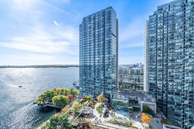 1910 - 65 Harbour Sq, Condo with 3 bedrooms, 3 bathrooms and 1 parking in Toronto ON | Image 17