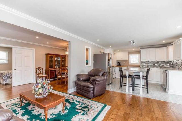 196 Bayshore Rd, House detached with 2 bedrooms, 2 bathrooms and 7 parking in Innisfil ON | Image 30
