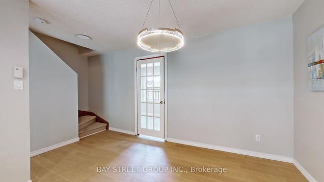 36 - 44 Chester Le Blvd, Townhouse with 3 bedrooms, 2 bathrooms and 2 parking in Toronto ON | Image 6