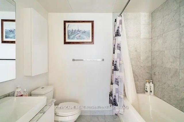 5602 - 12 York St, Condo with 2 bedrooms, 2 bathrooms and 1 parking in Toronto ON | Image 24