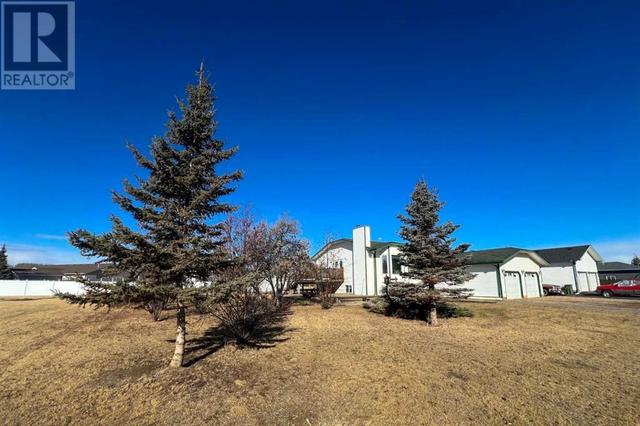 9006 101 Street, House detached with 6 bedrooms, 3 bathrooms and 8 parking in Mackenzie County AB | Image 5