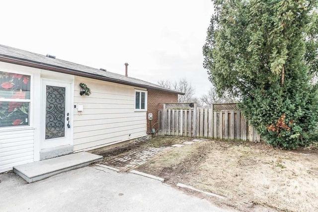 19 Finchley Cres, House detached with 3 bedrooms, 2 bathrooms and 8 parking in Brampton ON | Image 34