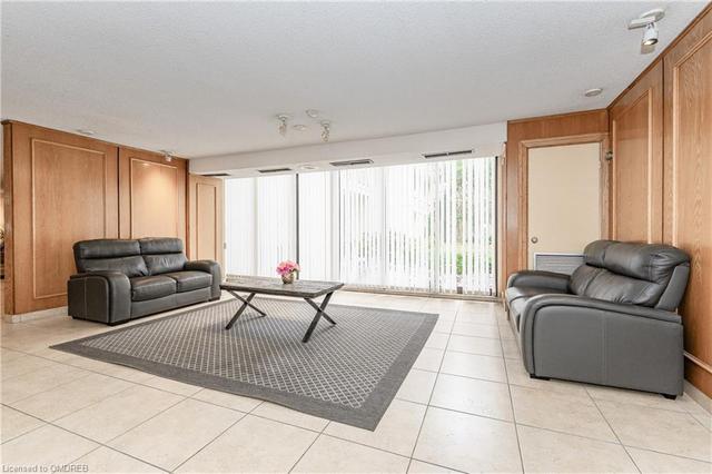 315 - 1300 Marlborough Court, House attached with 3 bedrooms, 1 bathrooms and 1 parking in Oakville ON | Image 1