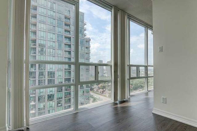 2809 - 3515 Kariya Dr, Condo with 2 bedrooms, 2 bathrooms and 1 parking in Mississauga ON | Image 4