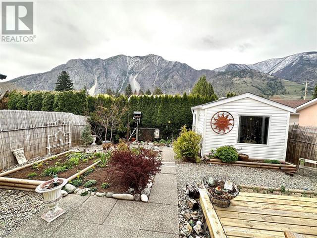 521 - 10th Avenue Unit# 1, House detached with 2 bedrooms, 2 bathrooms and 6 parking in Keremeos BC | Image 32