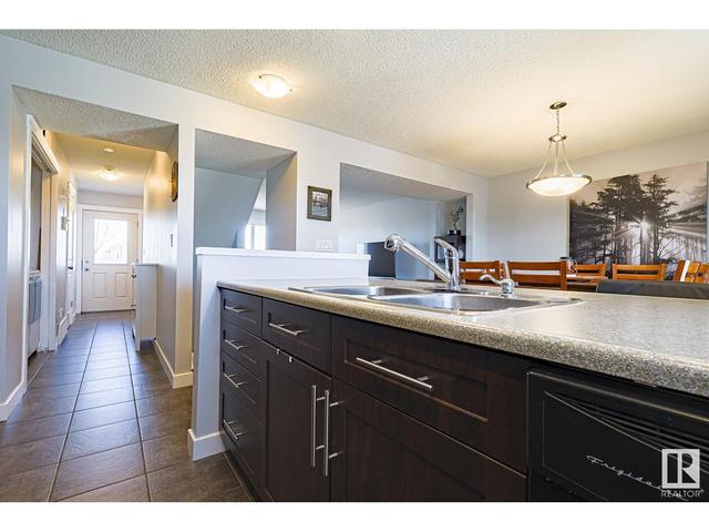10 Fairfax Ln, House attached with 3 bedrooms, 2 bathrooms and null parking in Devon AB | Image 26