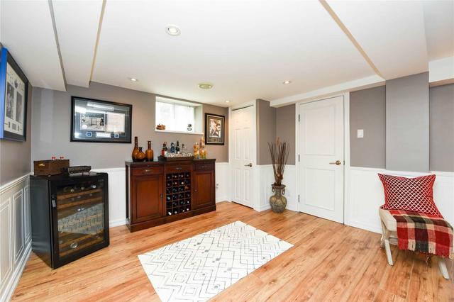 21 Westleigh Cres, House detached with 3 bedrooms, 3 bathrooms and 4 parking in Toronto ON | Image 14