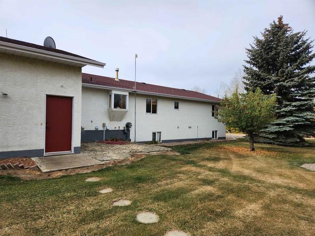 26116 Township Road 390, House detached with 4 bedrooms, 4 bathrooms and 6 parking in Lacombe County AB | Image 6