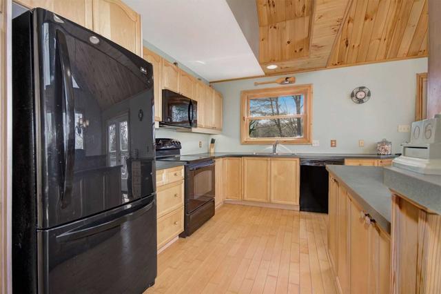 1252 Wilbur Rd, House detached with 3 bedrooms, 2 bathrooms and 10 parking in North Frontenac ON | Image 19