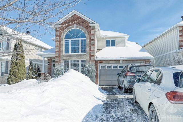 40 Shawglen Way, House detached with 4 bedrooms, 4 bathrooms and 6 parking in Ottawa ON | Image 1
