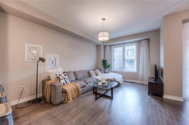 385 Cranbrook Common, House attached with 2 bedrooms, 2 bathrooms and 2 parking in Oakville ON | Image 2